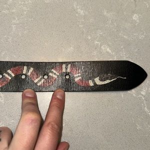 Gucci snake belt size 32